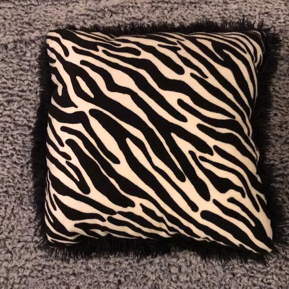Soft zebra throw pillow - Picture 2 of 2